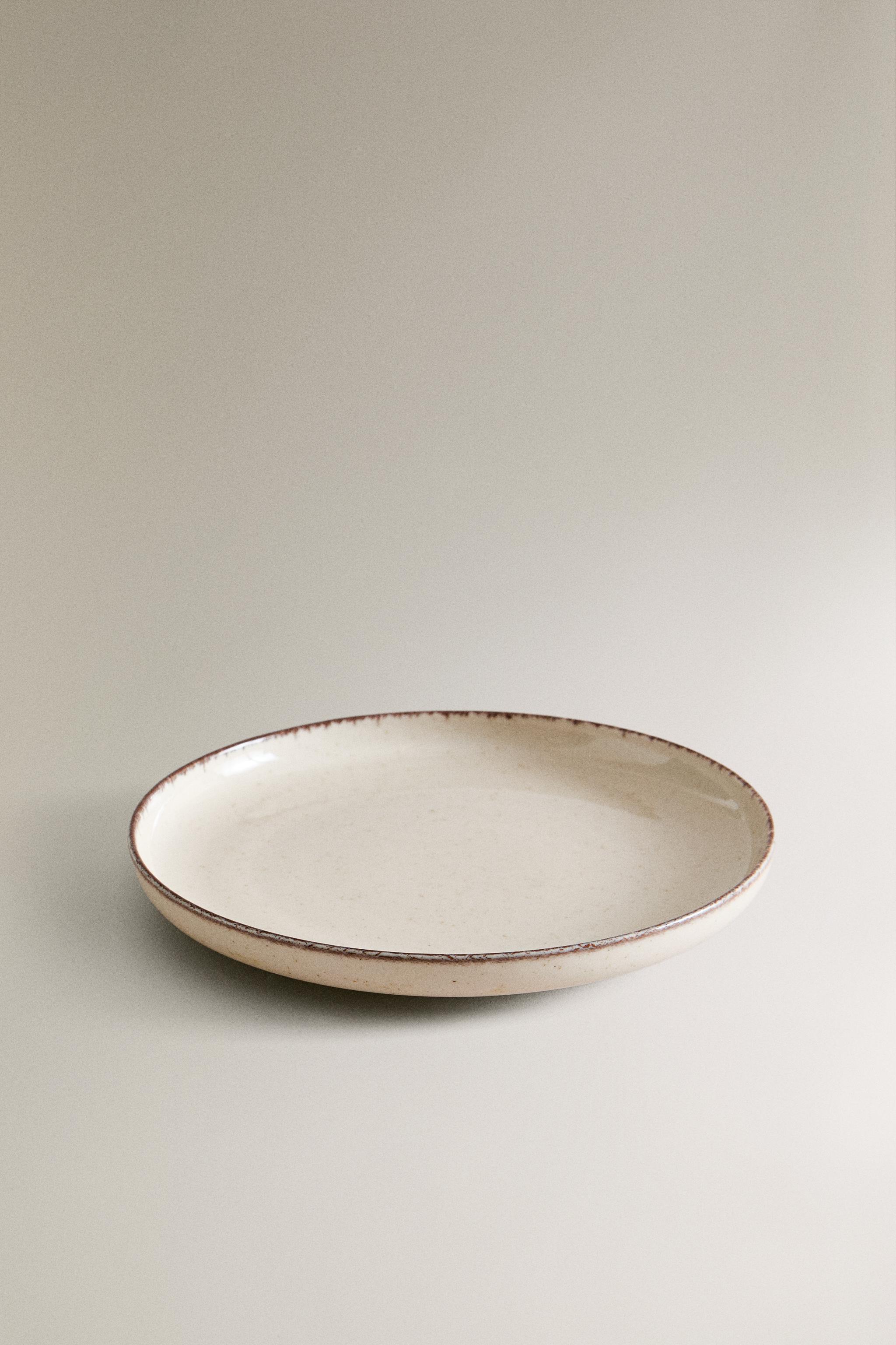 PORCELAIN DESSERT PLATE WITH ANTIQUE FINISH RIM